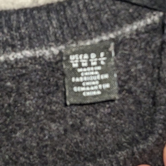 Elegant Cashmere Charcoal Gray Women's Sweater Minimalist Fall Size Medium Flaw - Picture 5 of 10